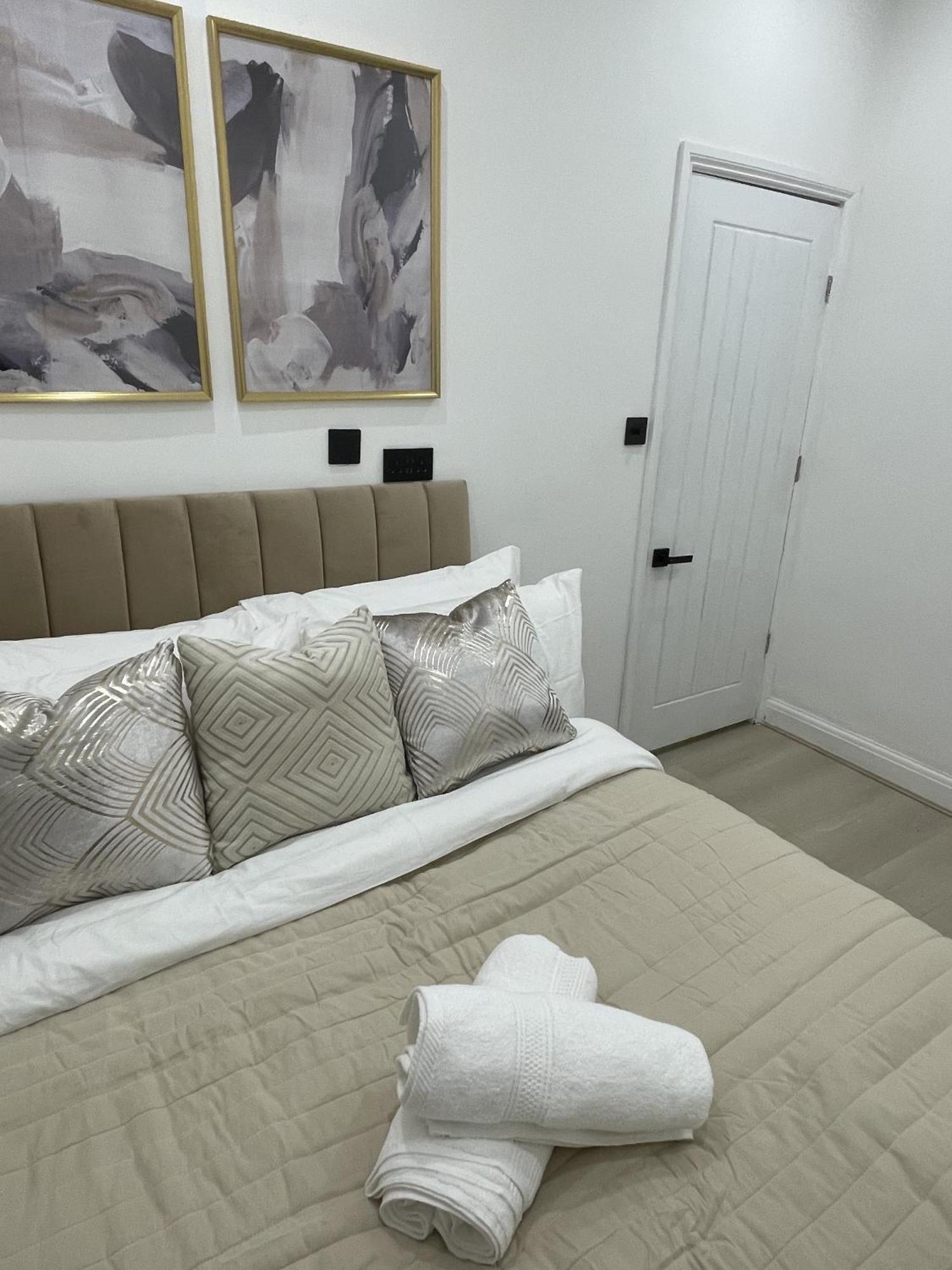 Apartamento Stylish 2 Bed Luxury 10 Mins To Ldn Londres